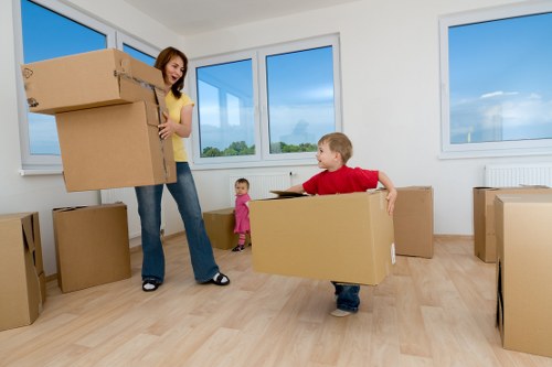 Local furniture removals team working around Southfields access challenges